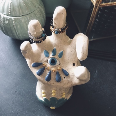 ceramiczna ręka
