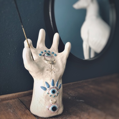 ceramiczna ręka