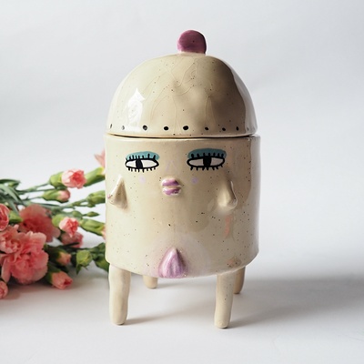 szkatułka lala