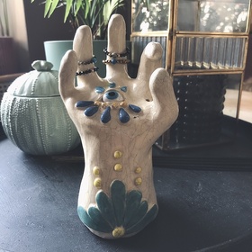 ceramiczna ręka
