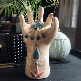 ceramiczna ręka