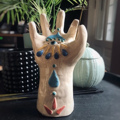 ceramiczna ręka